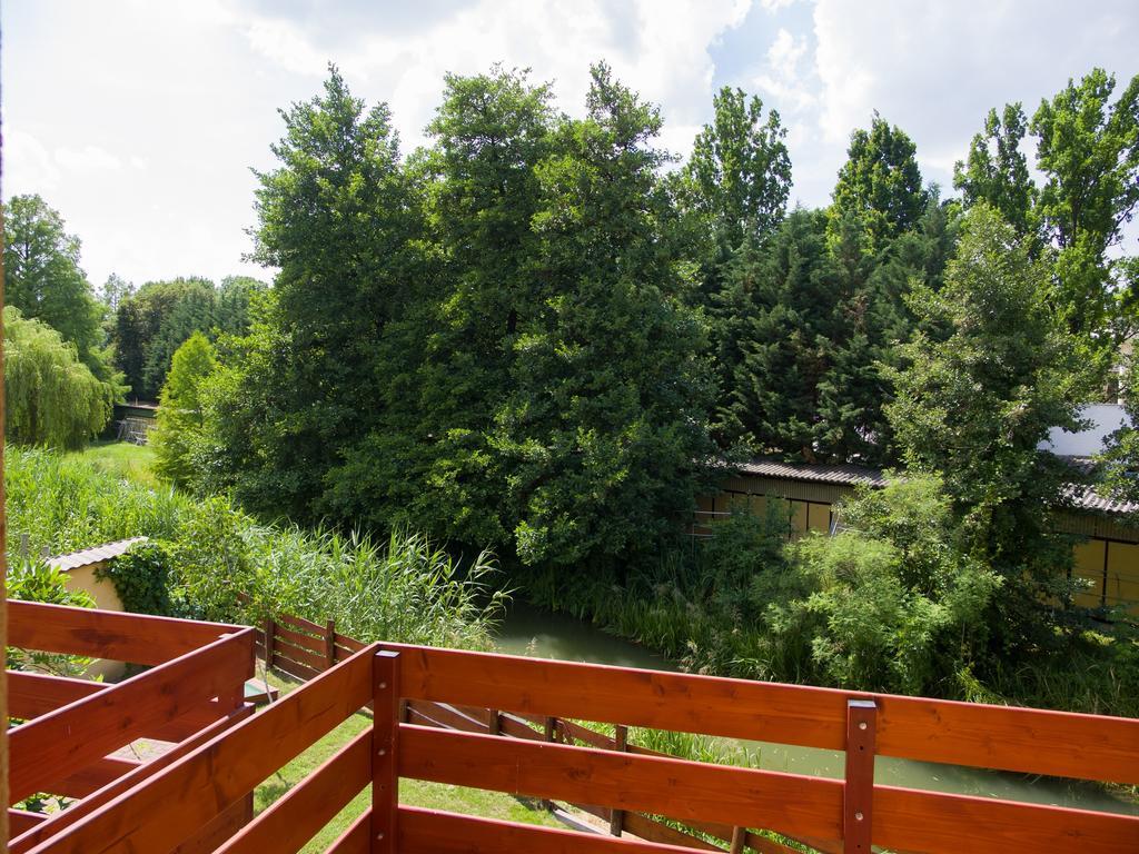 Aqua Apartman Gyula Bilik gambar