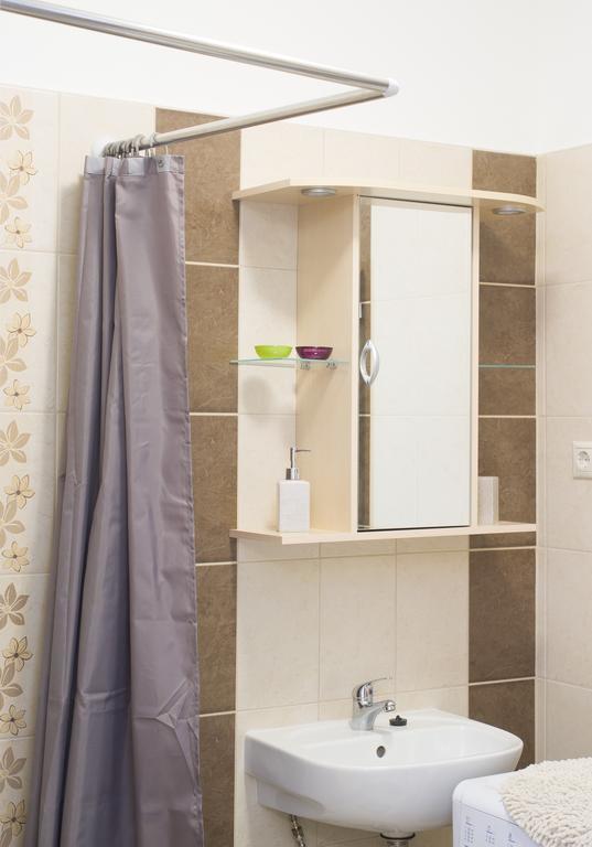 Aqua Apartman Gyula Bilik gambar