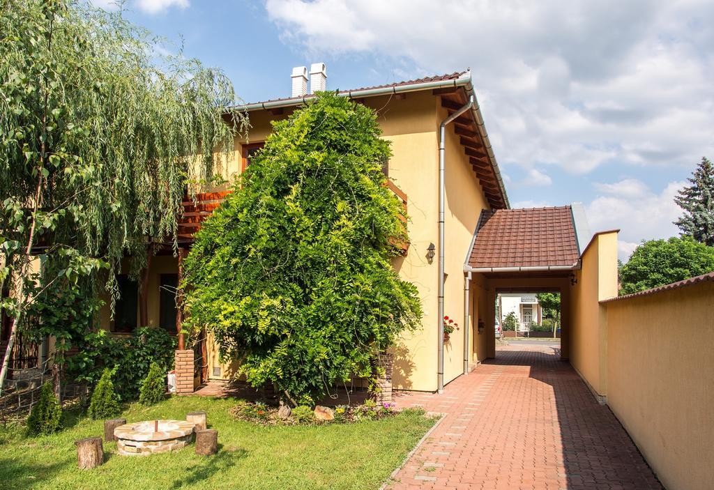 Aqua Apartman Gyula Luaran gambar